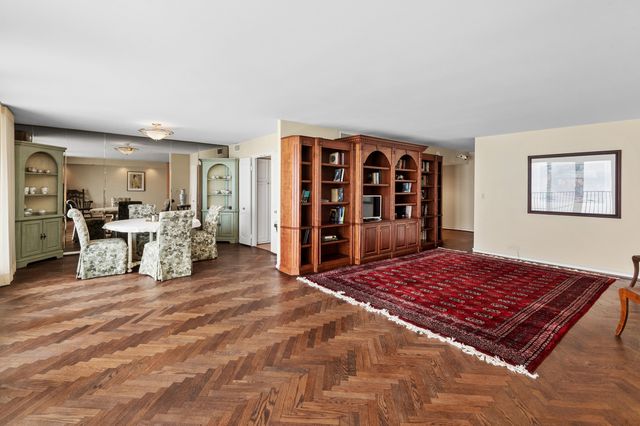 1212 N Lake Shore Drive 28CS, Chicago, IL 60610