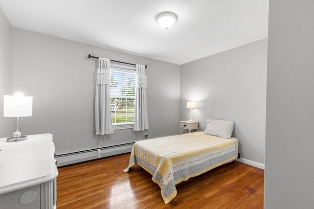 55 St Laurent, Seekonk, MA 02771