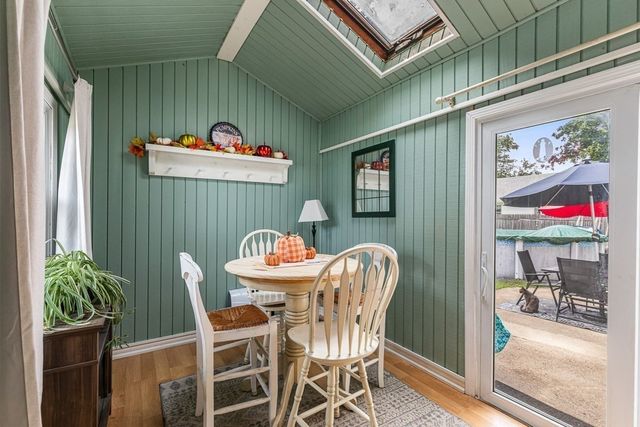 55 St Laurent, Seekonk, MA 02771