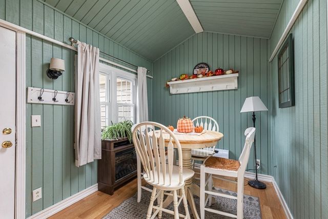 55 St Laurent, Seekonk, MA 02771