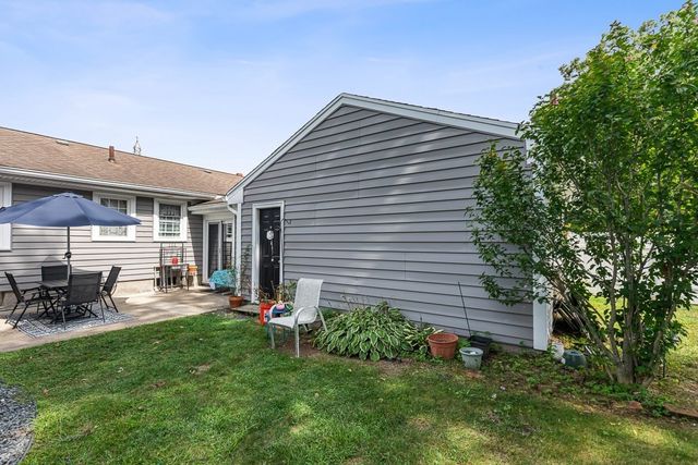 55 St Laurent, Seekonk, MA 02771