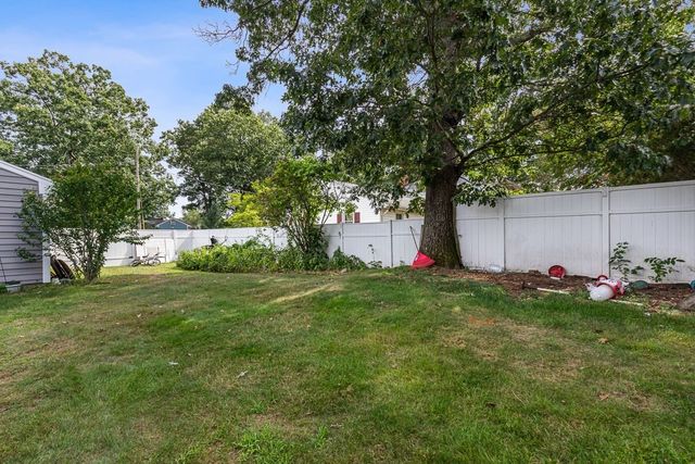 55 St Laurent, Seekonk, MA 02771