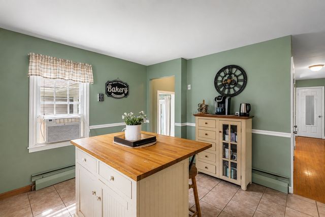 55 St Laurent, Seekonk, MA 02771
