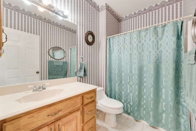 1219 Kiowa Drive E, Gainesville, TX 76240