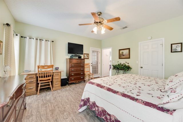 1219 Kiowa Drive E, Gainesville, TX 76240