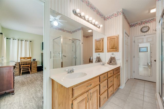 1219 Kiowa Drive E, Gainesville, TX 76240
