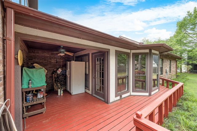 1219 Kiowa Drive E, Gainesville, TX 76240