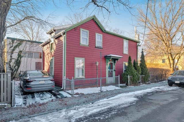 54 Bellis Cir, Cambridge, MA 02140