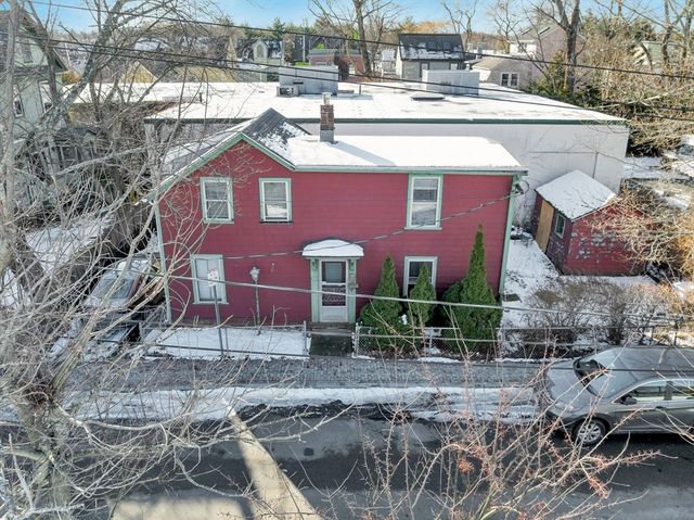 54 Bellis Cir, Cambridge, MA 02140