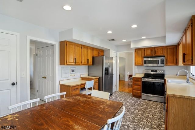 7 Main St, Randolph Twp., NJ 07869