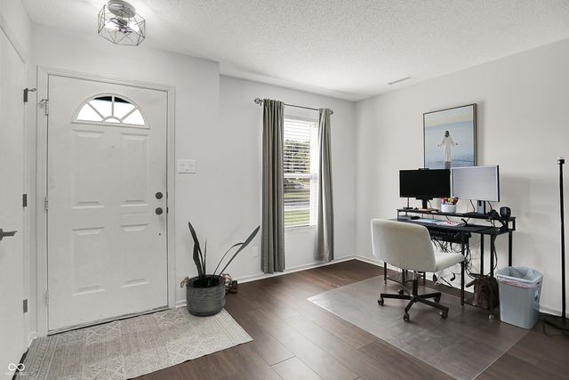 216 Creekside Drive, Danville, IN 46122