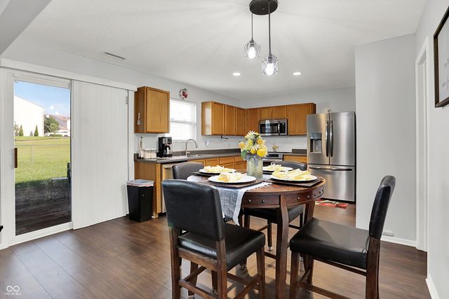 216 Creekside Drive, Danville, IN 46122