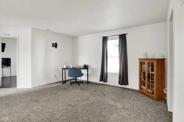 216 Creekside Drive, Danville, IN 46122