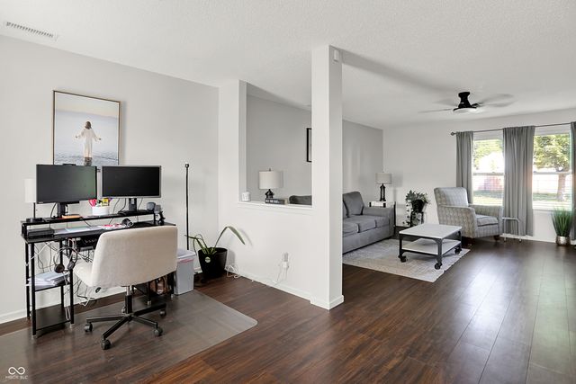 216 Creekside Drive, Danville, IN 46122