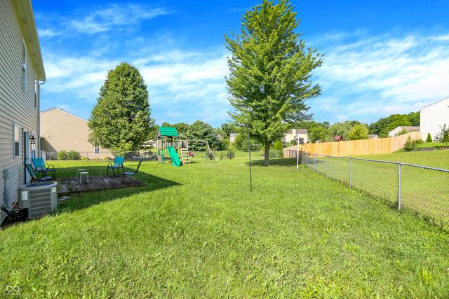 216 Creekside Drive, Danville, IN 46122