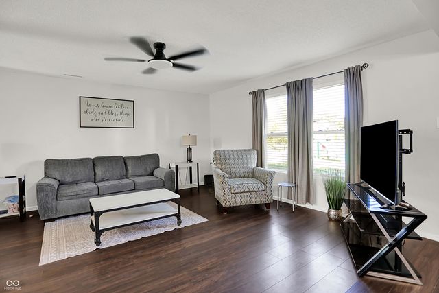 216 Creekside Drive, Danville, IN 46122