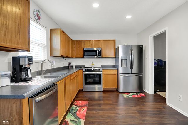 216 Creekside Drive, Danville, IN 46122