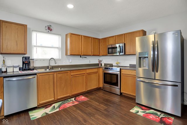 216 Creekside Drive, Danville, IN 46122