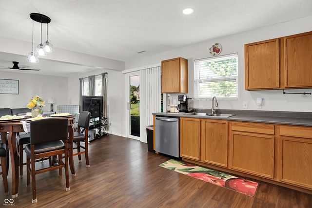 216 Creekside Drive, Danville, IN 46122