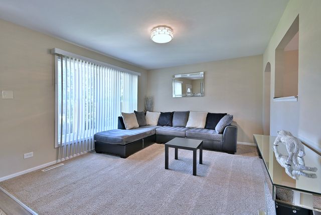 16138 Lockwood Avenue, Oak Forest, IL 60452