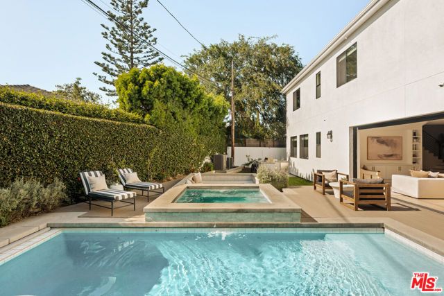 8109 Mcconnell Avenue, Los Angeles, CA 90045