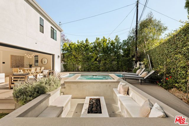 8109 Mcconnell Avenue, Los Angeles, CA 90045