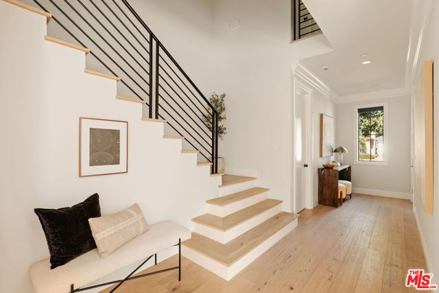 8109 Mcconnell Avenue, Los Angeles, CA 90045