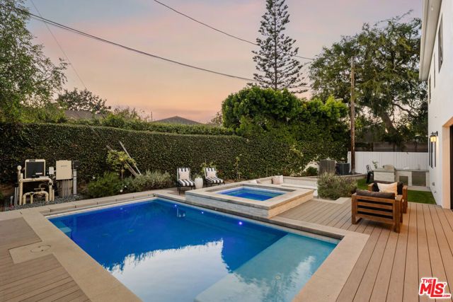 8109 Mcconnell Avenue, Los Angeles, CA 90045