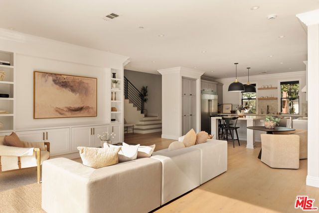 8109 Mcconnell Avenue, Los Angeles, CA 90045