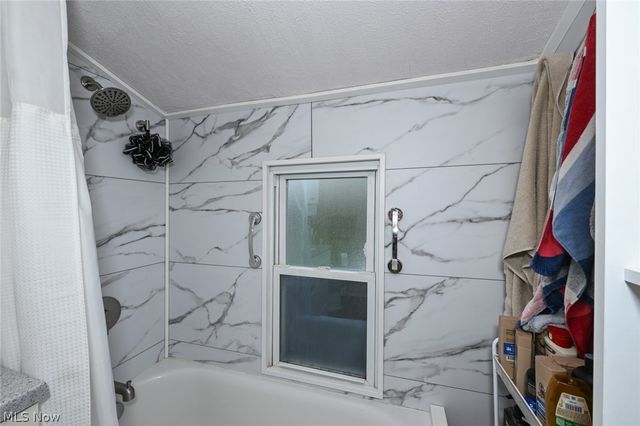 1021 East Boulevard, Aurora, OH 44202