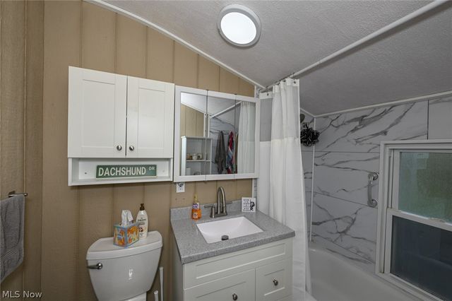 1021 East Boulevard, Aurora, OH 44202