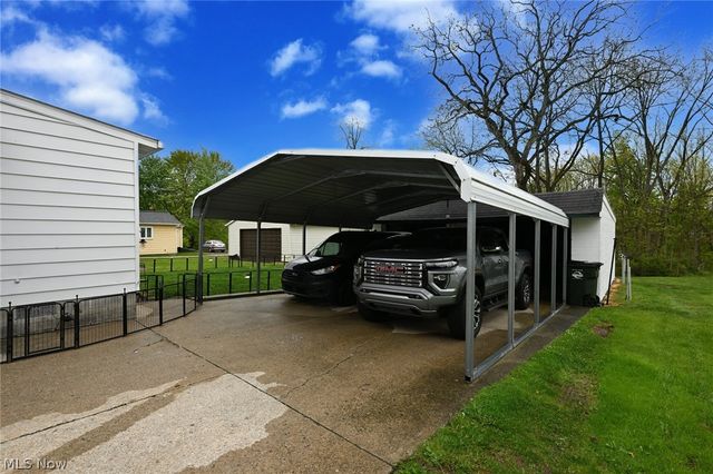 1021 East Boulevard, Aurora, OH 44202