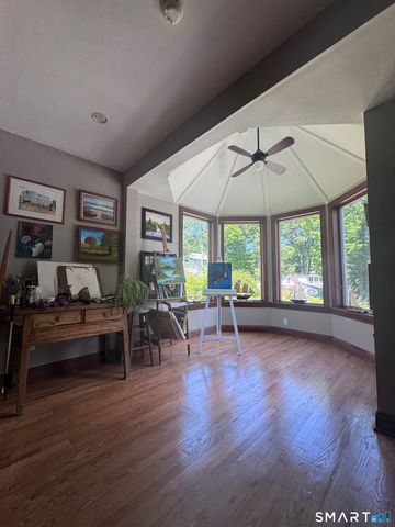 1 Oak Drive, New Fairfield, CT 06812