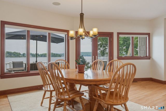 1 Oak Drive, New Fairfield, CT 06812