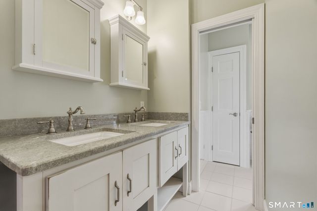 1 Oak Drive, New Fairfield, CT 06812