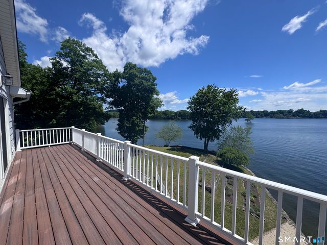 1 Oak Drive, New Fairfield, CT 06812