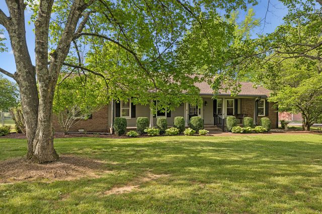 3513 Meadowwood Dr, Murfreesboro, TN 37128