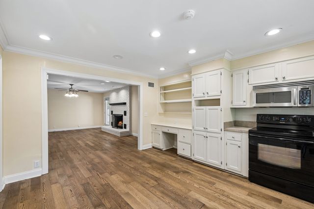 3513 Meadowwood Dr, Murfreesboro, TN 37128