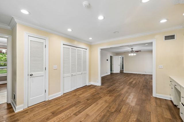 3513 Meadowwood Dr, Murfreesboro, TN 37128