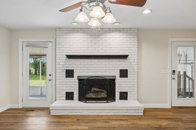3513 Meadowwood Dr, Murfreesboro, TN 37128