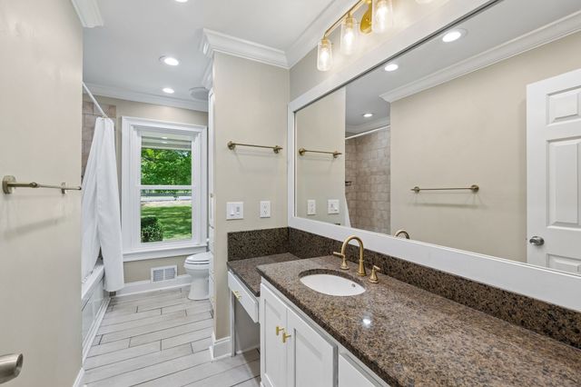 3513 Meadowwood Dr, Murfreesboro, TN 37128