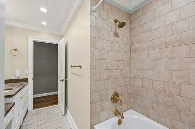 3513 Meadowwood Dr, Murfreesboro, TN 37128