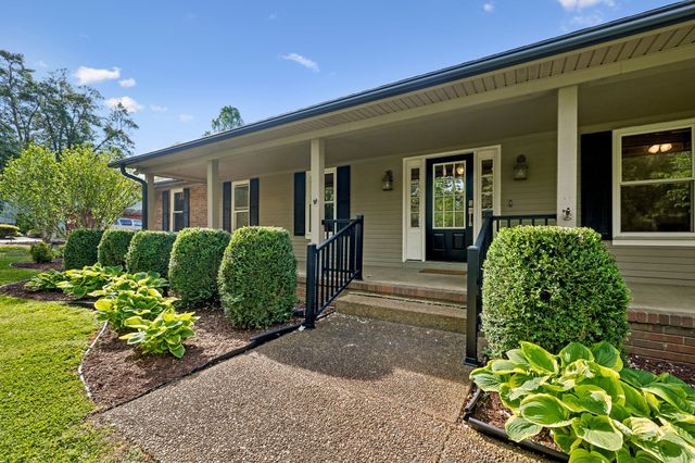 3513 Meadowwood Dr, Murfreesboro, TN 37128