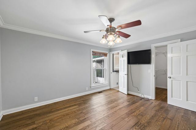 3513 Meadowwood Dr, Murfreesboro, TN 37128