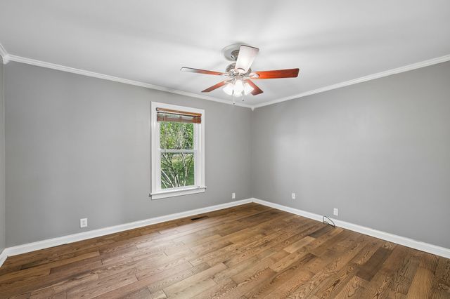 3513 Meadowwood Dr, Murfreesboro, TN 37128