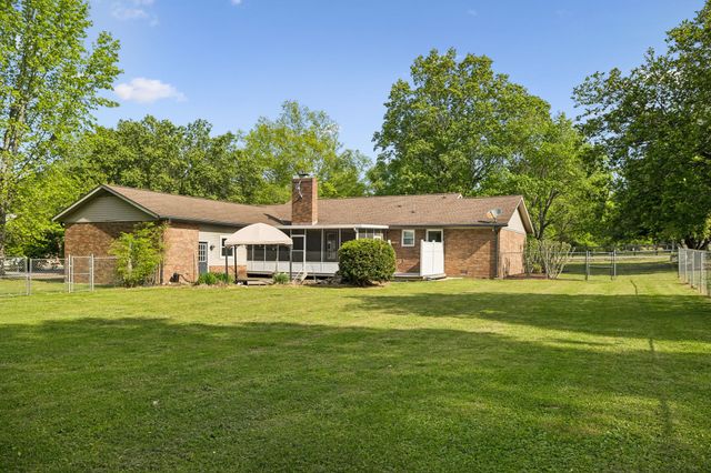 3513 Meadowwood Dr, Murfreesboro, TN 37128