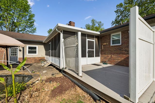 3513 Meadowwood Dr, Murfreesboro, TN 37128