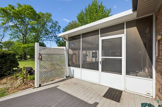3513 Meadowwood Dr, Murfreesboro, TN 37128