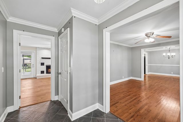 3513 Meadowwood Dr, Murfreesboro, TN 37128
