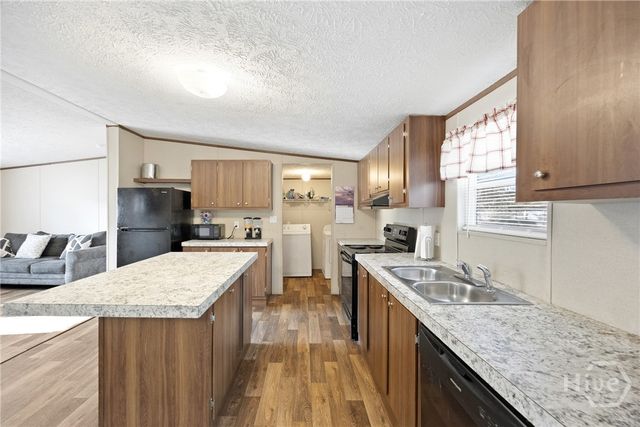 2599 Black Creek Church Rd, Ellabell, GA 31308